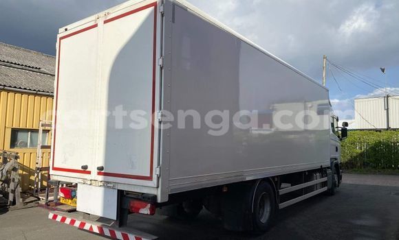 Nunua Ilio tumika Scania R420 White Lori ndani ya Big Bend nchini Wilaya ya Lubombo Nunua Ilio tumika Scania R420 White Lori ndani ya Big Bend nchini Wilaya ya Lubombo