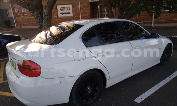 Nunua Ilio tumika BMW 3–Series White Gari ndani ya Manzini nchini Manzini