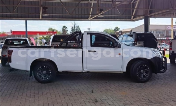 Nunua Ilio tumika Isuzu D–MAX White Gari ndani ya Big Bend nchini Wilaya ya Lubombo Nunua Ilio tumika Isuzu D–MAX White Gari ndani ya Big Bend nchini Wilaya ya Lubombo