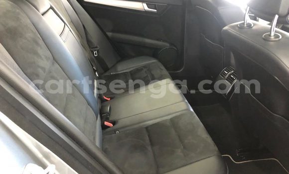 Nunua Ilio tumika Mercedes‒Benz C-klasse Silver Gari ndani ya Ezulwini nchini Hhohho Nunua Ilio tumika Mercedes‒Benz C-klasse Silver Gari ndani ya Ezulwini nchini Hhohho