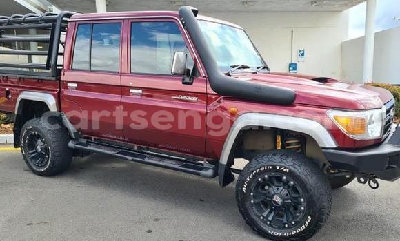 Buy Used Toyota Land Cruiser Red Car in Ezulwini in Hhohho