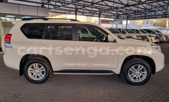 Buy Used Toyota Land Cruiser Prado White Car in Ezulwini in Hhohho Buy Used Toyota Land Cruiser Prado White Car in Ezulwini in Hhohho