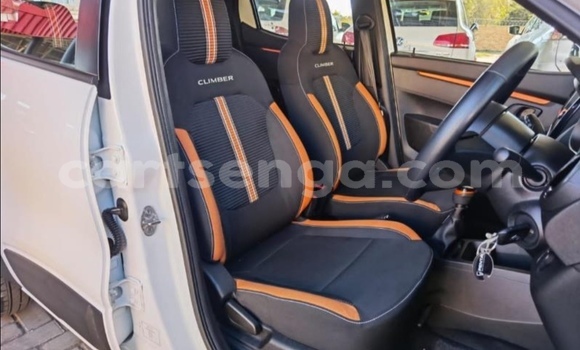 Nunua Ilio tumika Renault KWID White Gari ndani ya Tabankulu nchini Wilaya ya Lubombo Nunua Ilio tumika Renault KWID White Gari ndani ya Tabankulu nchini Wilaya ya Lubombo