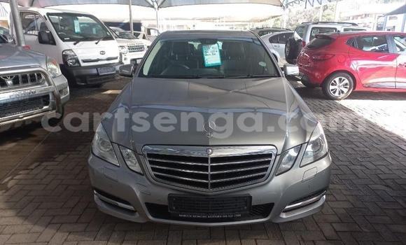 Acheter Occasion Voiture Mercedes-Benz E-Classe Gris à Mbabane, Manzini Acheter Occasion Voiture Mercedes-Benz E-Classe Gris à Mbabane, Manzini