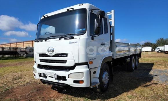 Acheter Occasion Utilitaire Nissan UD Blanc à Big Bend, Lubombo District Acheter Occasion Utilitaire Nissan UD Blanc à Big Bend, Lubombo District
