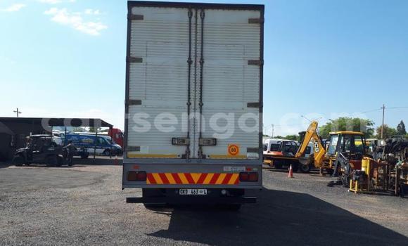 Acheter Occasion Utilitaire Nissan UD Blanc à Big Bend, Lubombo District Acheter Occasion Utilitaire Nissan UD Blanc à Big Bend, Lubombo District