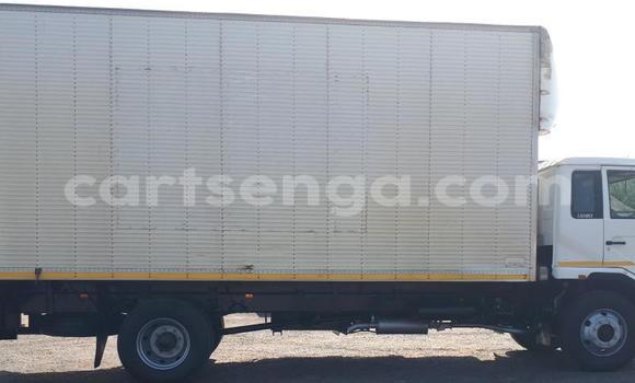 Acheter Occasion Utilitaire Nissan UD Blanc à Big Bend, Lubombo District Acheter Occasion Utilitaire Nissan UD Blanc à Big Bend, Lubombo District