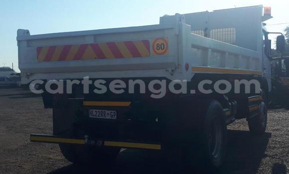 Acheter Occasion Utilitaire Mercedes‒Benz Tipper Blanc à Big Bend, Lubombo District Acheter Occasion Utilitaire Mercedes‒Benz Tipper Blanc à Big Bend, Lubombo District