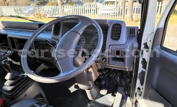 Acheter Occasion Utilitaire Nissan UD Blanc à Big Bend, Lubombo District Acheter Occasion Utilitaire Nissan UD Blanc à Big Bend, Lubombo District