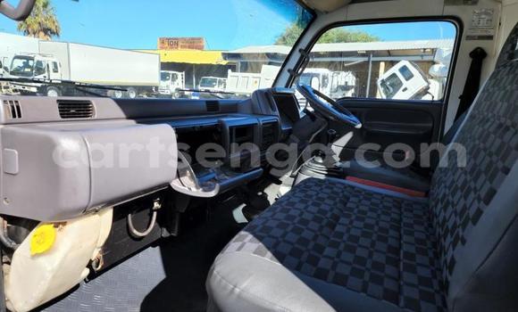 Acheter Occasion Utilitaire Nissan UD Blanc à Big Bend, Lubombo District Acheter Occasion Utilitaire Nissan UD Blanc à Big Bend, Lubombo District