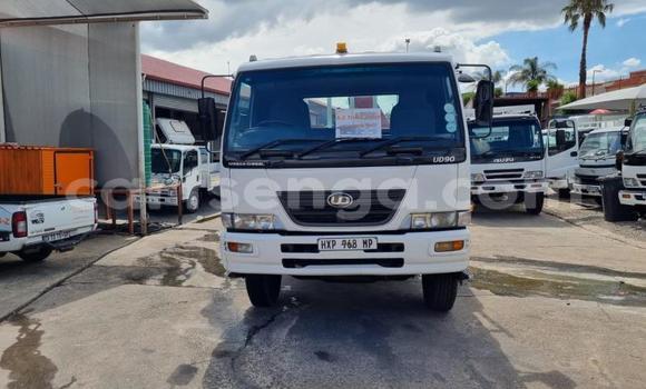 Acheter Occasion Utilitaire Nissan UD Blanc à Big Bend, Lubombo District Acheter Occasion Utilitaire Nissan UD Blanc à Big Bend, Lubombo District