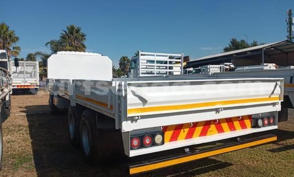 Nunua Ilio tumika Mitsubishi Van White Lori ndani ya Big Bend nchini Wilaya ya Lubombo Nunua Ilio tumika Mitsubishi Van White Lori ndani ya Big Bend nchini Wilaya ya Lubombo