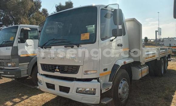 Nunua Ilio tumika Mitsubishi Van White Lori ndani ya Big Bend nchini Wilaya ya Lubombo Nunua Ilio tumika Mitsubishi Van White Lori ndani ya Big Bend nchini Wilaya ya Lubombo