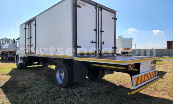 Nunua Ilio tumika Man Silent White Lori ndani ya Big Bend nchini Wilaya ya Lubombo Nunua Ilio tumika Man Silent White Lori ndani ya Big Bend nchini Wilaya ya Lubombo