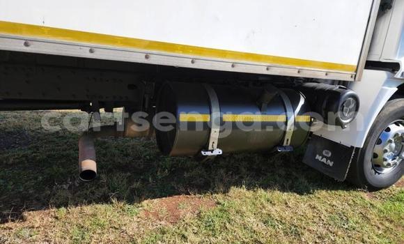 Nunua Ilio tumika Man Silent White Lori ndani ya Big Bend nchini Wilaya ya Lubombo Nunua Ilio tumika Man Silent White Lori ndani ya Big Bend nchini Wilaya ya Lubombo