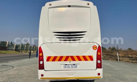 Acheter Occasion Utilitaire Iveco Cargo Blanc à Big Bend, Lubombo District Acheter Occasion Utilitaire Iveco Cargo Blanc à Big Bend, Lubombo District