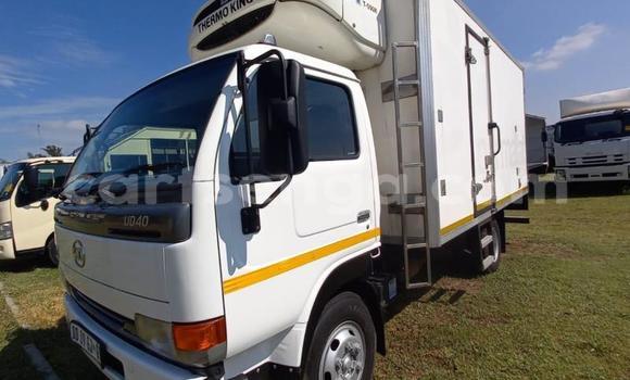 Nunua Ilio tumika Nissan UD White Lori ndani ya Big Bend nchini Wilaya ya Lubombo Nunua Ilio tumika Nissan UD White Lori ndani ya Big Bend nchini Wilaya ya Lubombo