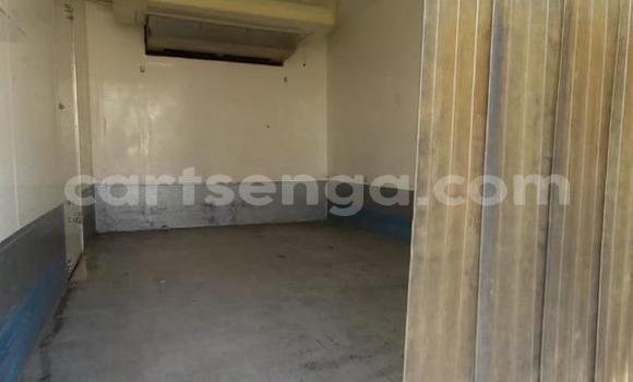 Acheter Occasion Utilitaire Nissan UD Blanc à Big Bend, Lubombo District Acheter Occasion Utilitaire Nissan UD Blanc à Big Bend, Lubombo District