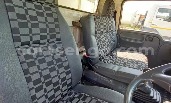 Acheter Occasion Utilitaire Nissan UD Blanc à Big Bend, Lubombo District Acheter Occasion Utilitaire Nissan UD Blanc à Big Bend, Lubombo District