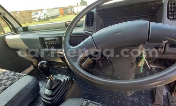 Acheter Occasion Utilitaire Nissan UD Blanc à Big Bend, Lubombo District Acheter Occasion Utilitaire Nissan UD Blanc à Big Bend, Lubombo District