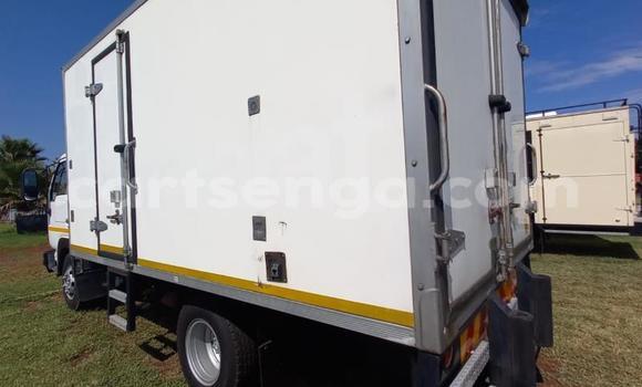 Acheter Occasion Utilitaire Nissan UD Blanc à Big Bend, Lubombo District Acheter Occasion Utilitaire Nissan UD Blanc à Big Bend, Lubombo District