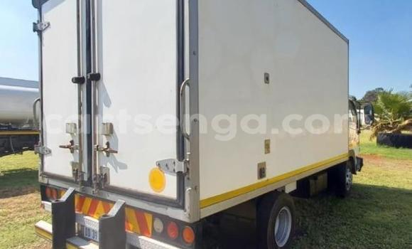 Acheter Occasion Utilitaire Nissan UD Blanc à Big Bend, Lubombo District Acheter Occasion Utilitaire Nissan UD Blanc à Big Bend, Lubombo District