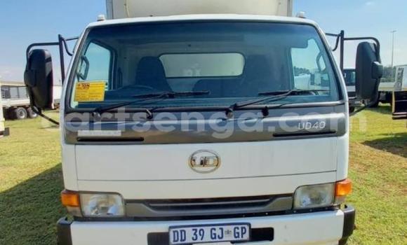 Acheter Occasion Utilitaire Nissan UD Blanc à Big Bend, Lubombo District Acheter Occasion Utilitaire Nissan UD Blanc à Big Bend, Lubombo District