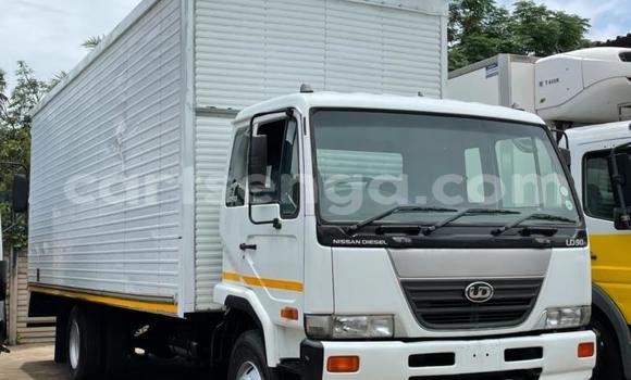 Nunua Ilio tumika Nissan UD White Lori ndani ya Big Bend nchini Wilaya ya Lubombo Nunua Ilio tumika Nissan UD White Lori ndani ya Big Bend nchini Wilaya ya Lubombo