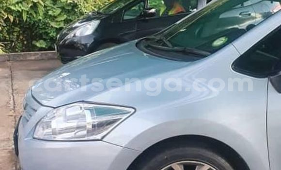 Buy Used Toyota Auris Blue Car in Mbabane in Manzini