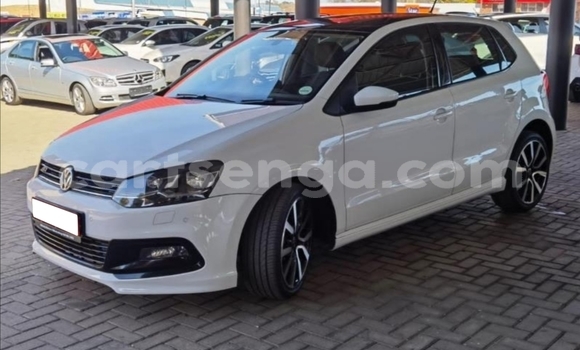 Acheter Occasion Voiture Volkswagen Polo Blanc à Big Bend, Lubombo District Acheter Occasion Voiture Volkswagen Polo Blanc à Big Bend, Lubombo District