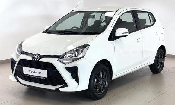 Nunua Ilio tumika Toyota Aygo White Gari ndani ya Big Bend nchini Lubombo