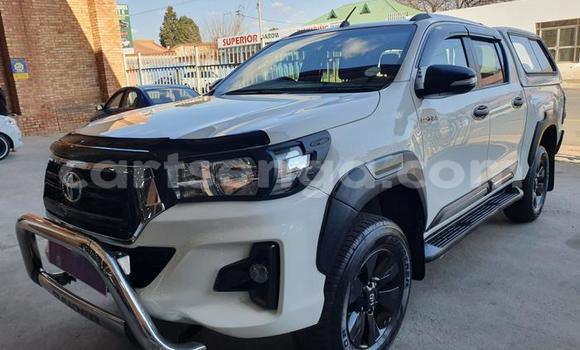 Buy Used Toyota Hilux White Car in Big Bend in Lubombo District