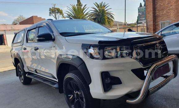 Buy Used Toyota Hilux White Car in Big Bend in Lubombo District Buy Used Toyota Hilux White Car in Big Bend in Lubombo District