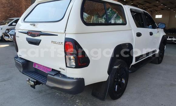Buy Used Toyota Hilux White Car in Big Bend in Lubombo District Buy Used Toyota Hilux White Car in Big Bend in Lubombo District