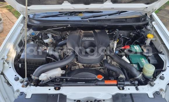 Acheter Occasion Voiture Isuzu KB Blanc à Big Bend, Lubombo District Acheter Occasion Voiture Isuzu KB Blanc à Big Bend, Lubombo District