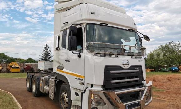 Nunua Ilio tumika Nissan UD White Lori ndani ya Big Bend nchini Wilaya ya Lubombo