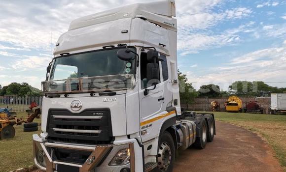 Acheter Occasion Utilitaire Nissan UD Blanc à Big Bend, Lubombo District Acheter Occasion Utilitaire Nissan UD Blanc à Big Bend, Lubombo District