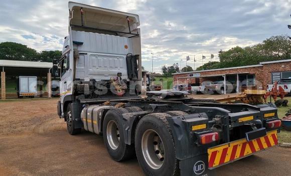 Acheter Occasion Utilitaire Nissan UD Blanc à Big Bend, Lubombo District Acheter Occasion Utilitaire Nissan UD Blanc à Big Bend, Lubombo District