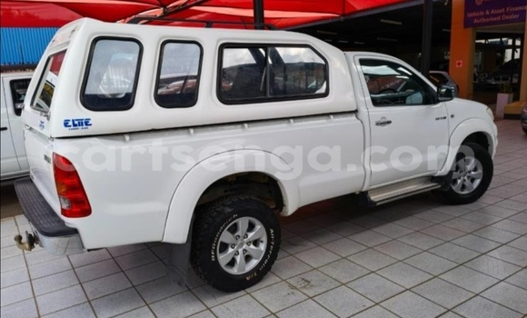Nunua Ilio tumika Toyota Hilux White Gari ndani ya Big Bend nchini Wilaya ya Lubombo Nunua Ilio tumika Toyota Hilux White Gari ndani ya Big Bend nchini Wilaya ya Lubombo