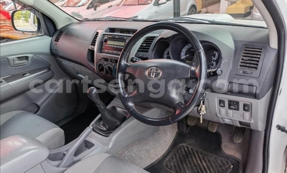 Nunua Ilio tumika Toyota Hilux White Gari ndani ya Big Bend nchini Wilaya ya Lubombo Nunua Ilio tumika Toyota Hilux White Gari ndani ya Big Bend nchini Wilaya ya Lubombo