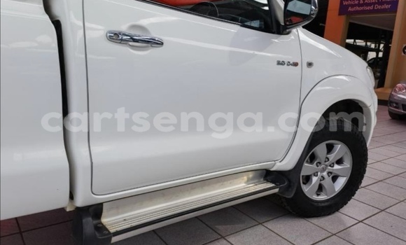 Nunua Ilio tumika Toyota Hilux White Gari ndani ya Big Bend nchini Wilaya ya Lubombo Nunua Ilio tumika Toyota Hilux White Gari ndani ya Big Bend nchini Wilaya ya Lubombo