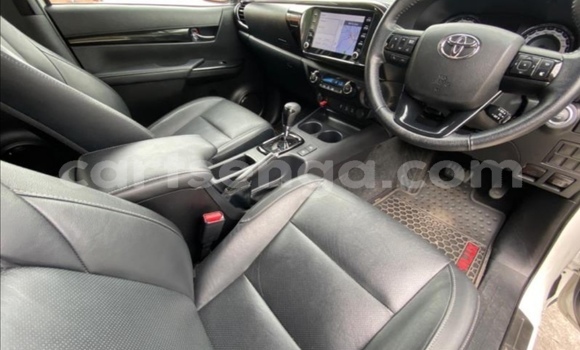 Nunua Ilio tumika Toyota Hilux White Gari ndani ya Big Bend nchini Wilaya ya Lubombo Nunua Ilio tumika Toyota Hilux White Gari ndani ya Big Bend nchini Wilaya ya Lubombo