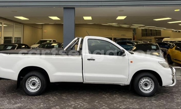 Buy Used Toyota Hilux White Car in Ezulwini in Hhohho