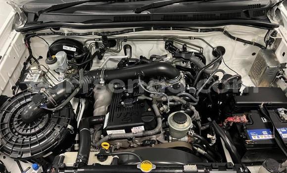 Buy Used Toyota Hilux White Car in Ezulwini in Hhohho Buy Used Toyota Hilux White Car in Ezulwini in Hhohho