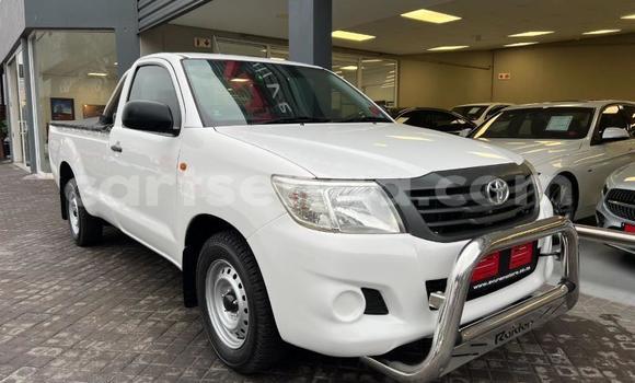 Buy Used Toyota Hilux White Car in Ezulwini in Hhohho Buy Used Toyota Hilux White Car in Ezulwini in Hhohho