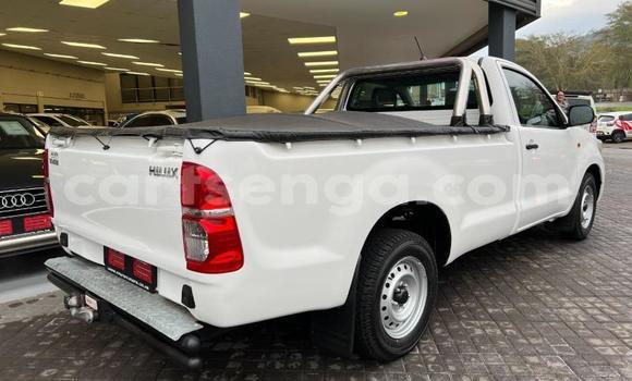 Buy Used Toyota Hilux White Car in Ezulwini in Hhohho Buy Used Toyota Hilux White Car in Ezulwini in Hhohho