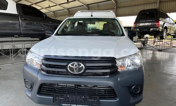 Buy Used Toyota Hilux White Car in Ezulwini in Hhohho Buy Used Toyota Hilux White Car in Ezulwini in Hhohho