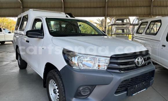 Buy Used Toyota Hilux White Car in Ezulwini in Hhohho Buy Used Toyota Hilux White Car in Ezulwini in Hhohho