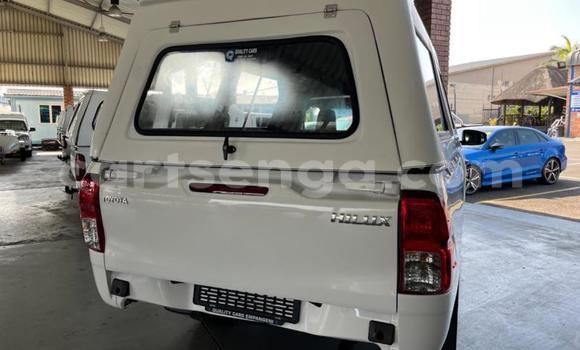 Buy Used Toyota Hilux White Car in Ezulwini in Hhohho Buy Used Toyota Hilux White Car in Ezulwini in Hhohho