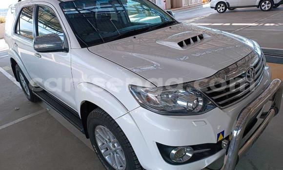 Buy Used Toyota Fortuner White Car in Ezulwini in Hhohho Buy Used Toyota Fortuner White Car in Ezulwini in Hhohho